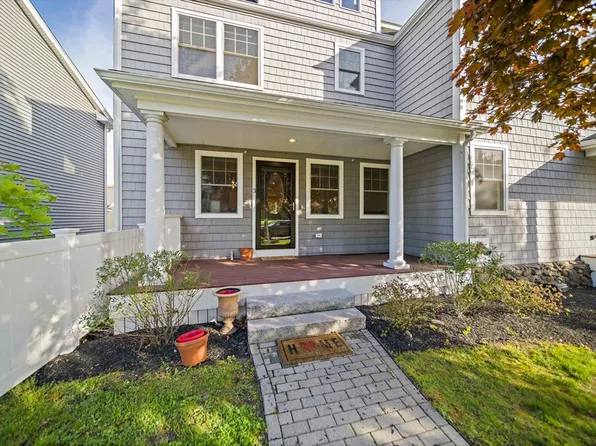205 Elm St #3, Braintree, MA 02184