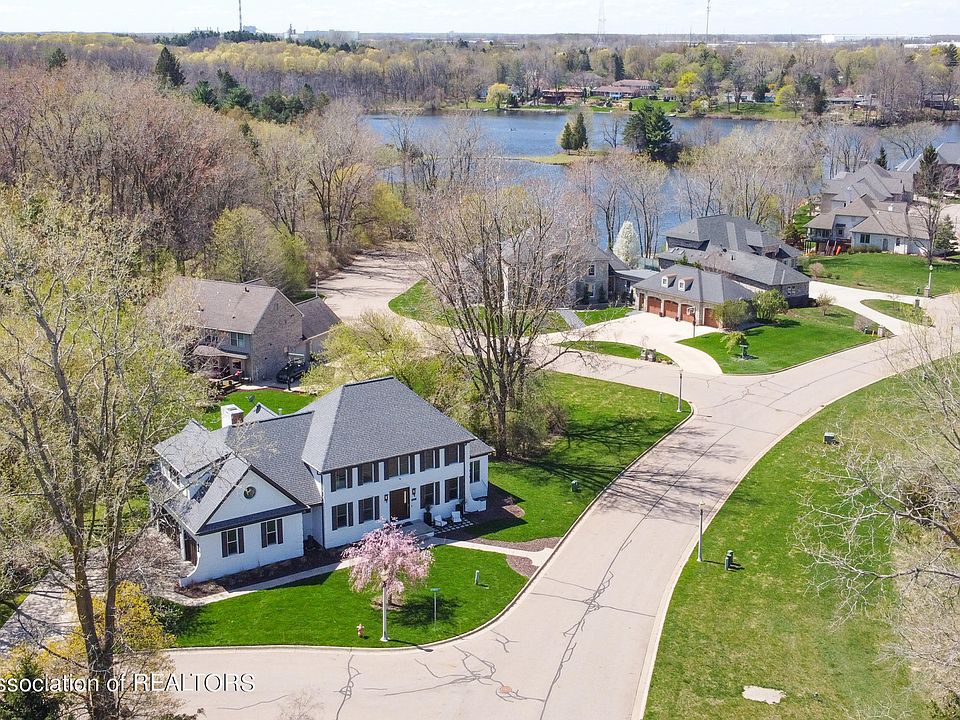 1st image of 3004 Baywater Dr #19