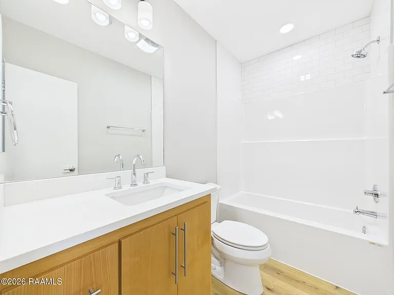 1120 S Washington St #101&201 — Photo 36