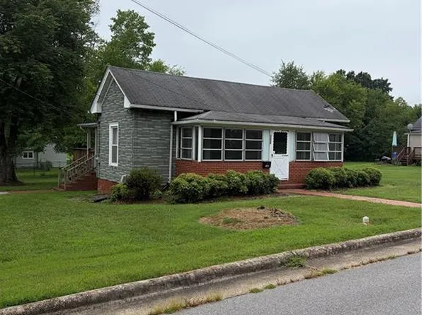1308 Carolina Ave, Eden, NC 27288