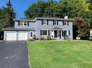 22 Danbury Cir S, Rochester, NY 14618