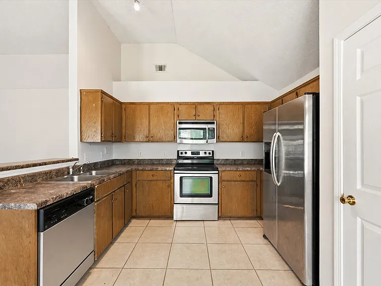 37 Dianne Mackenzie Way — Photo 7