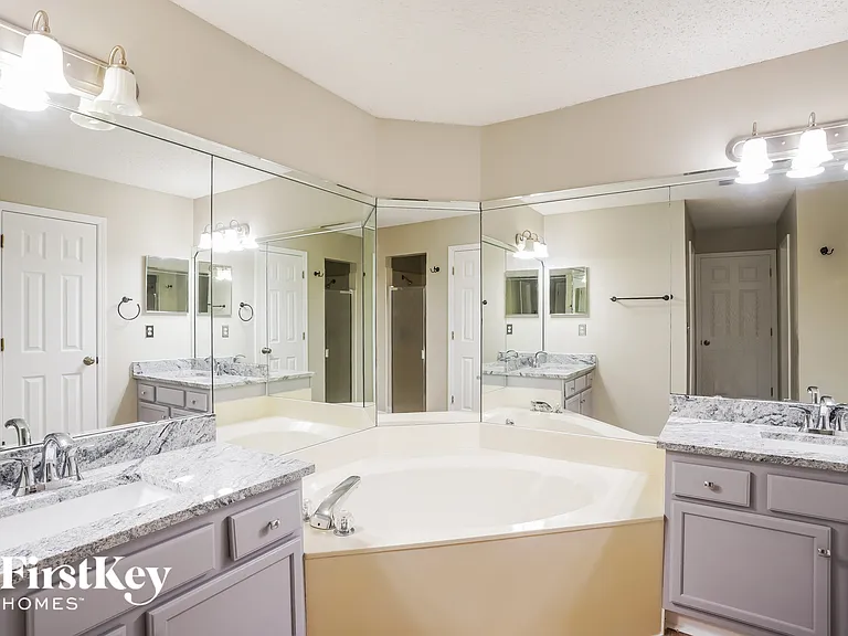 2388 Sophie Pl — Photo 9