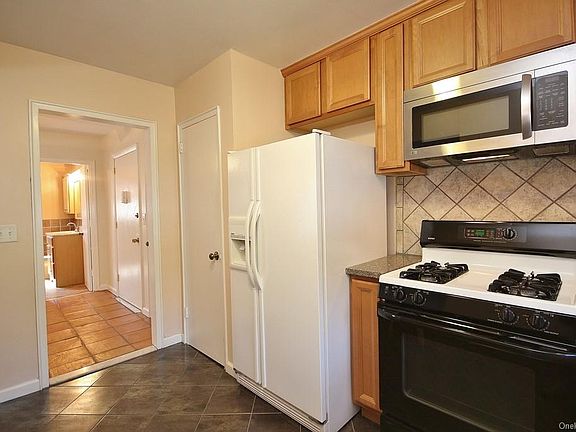 4th image of 123 S Highland Ave APT A4