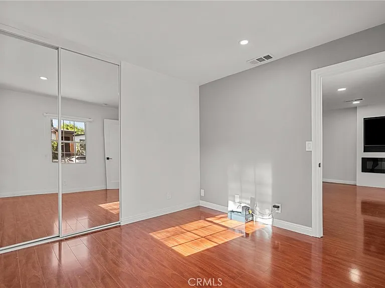 17337 Emelita St — Photo 23