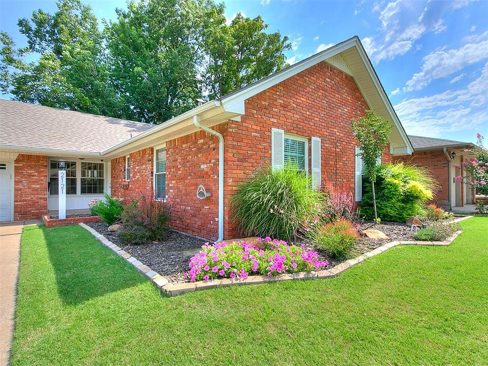 1st image of 2121 Fremont Dr