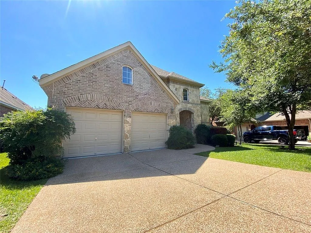 Building Photo - 2806 Cool River Loop