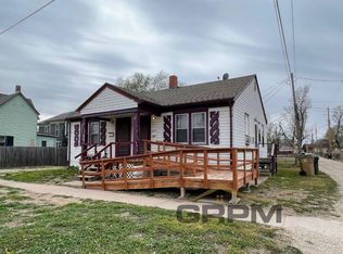 7 N Elm St, Hutchinson, KS 67501