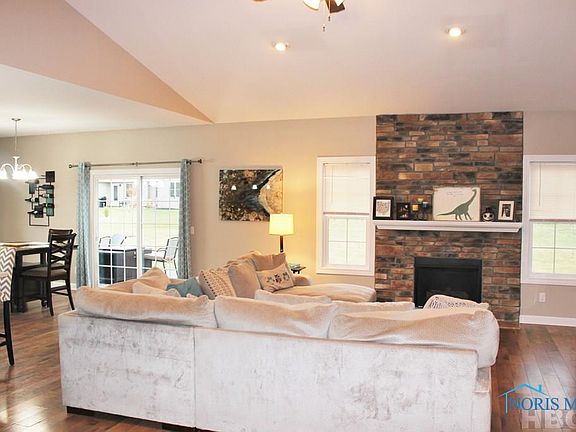 3rd image of 12791 Juniper Dr