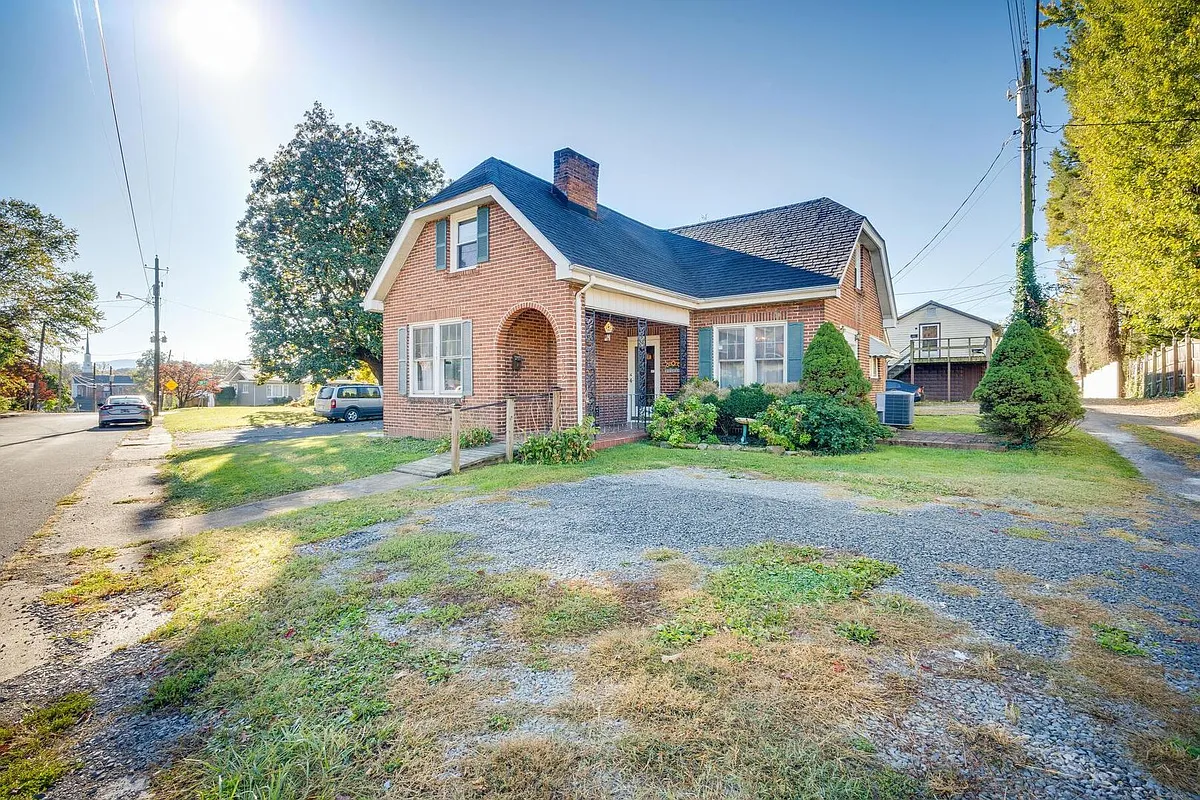Building Photo - 712 Haynes St