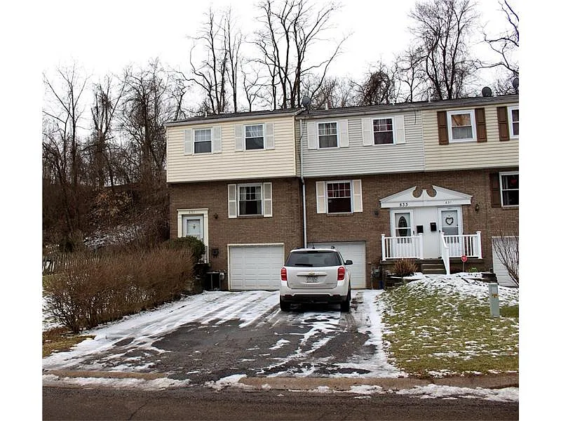 835 Blackberry St photo 1