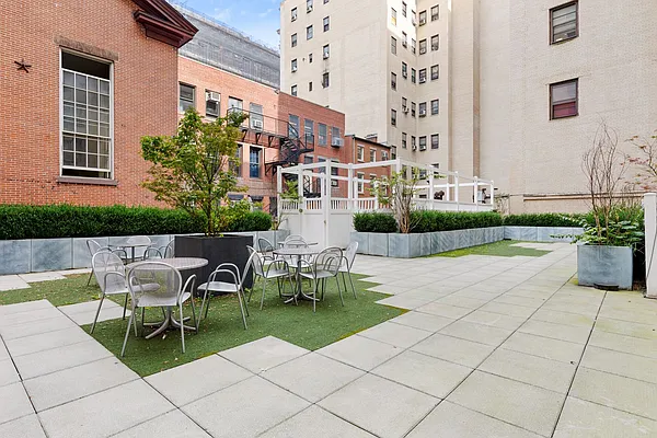 Rented by Compass | media 39