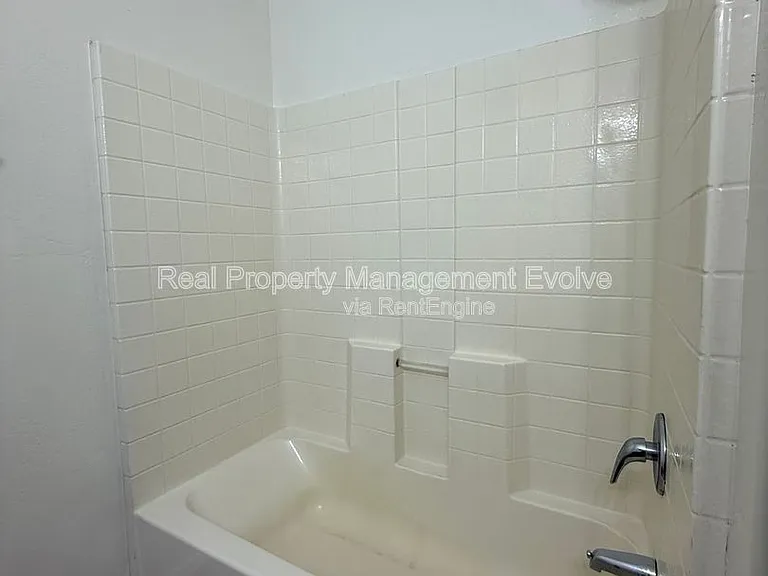 8014 W Pima St — Photo 13