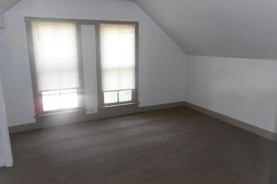Large Bedroom