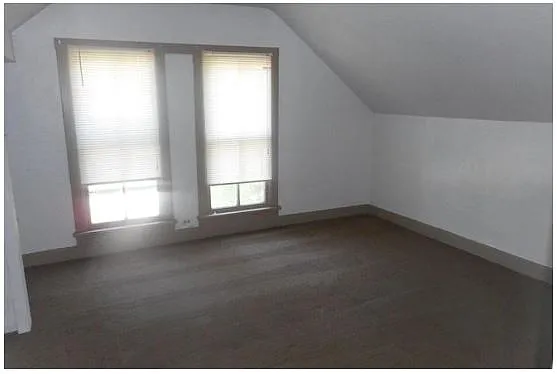 Large Bedroom - 415 E Sherman St #2