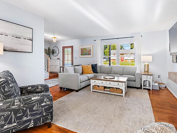 4th image of 328 Windell Ave