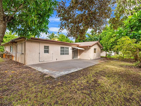 3rd image of 7200 NW 92nd Ter