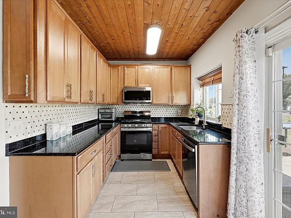3rd image of 3029 McMaster Ct