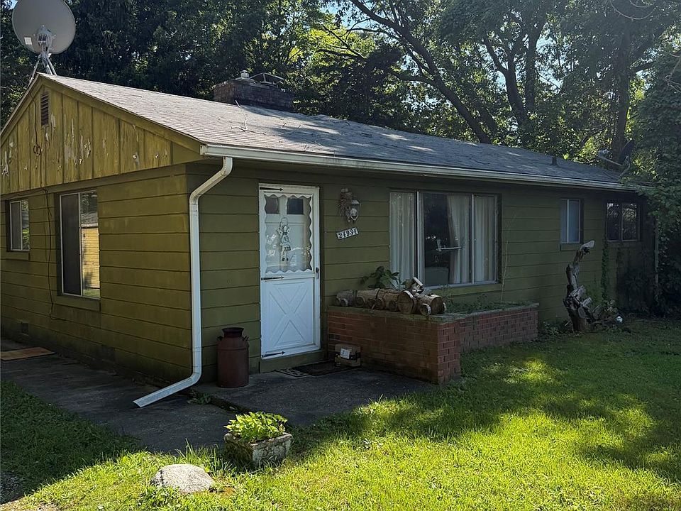 24934 23 Mile Rd, photo 2