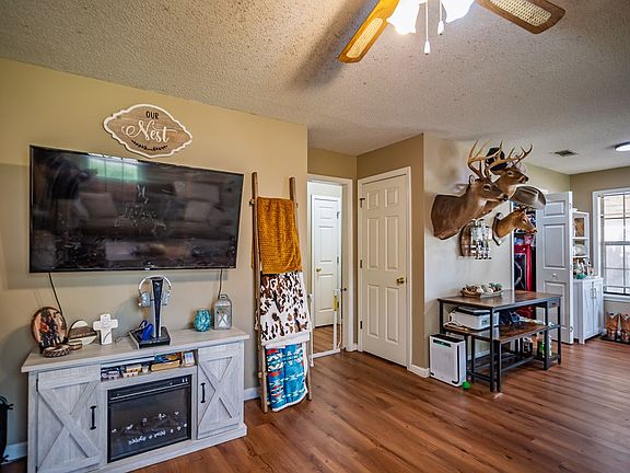 4th image of 108 Dabney St