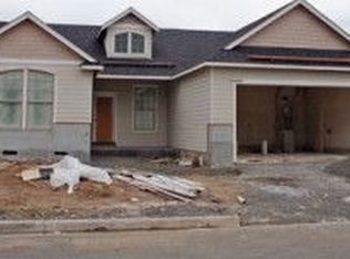 1237 S 40th Pl, Springfield, OR 97478