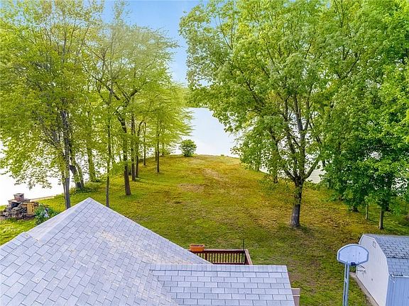 5th image of 41 Shore Dr
