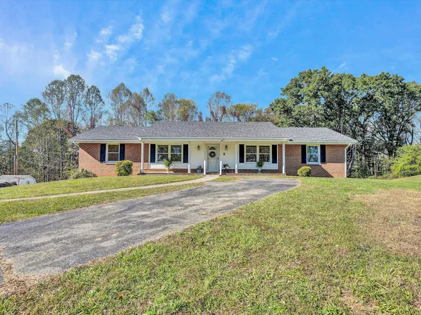 1325 Drewrys Hill Rd, Vinton, VA 24179