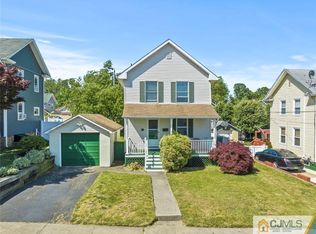 11 Maple St, Parlin, NJ 08859