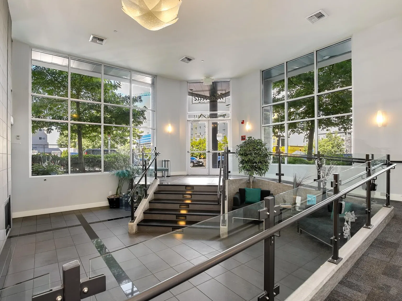 1 bed, 706 sqft, $2,495 — Photo 2