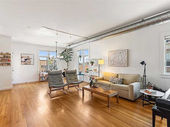 5th image of 1268 Westminster St #300