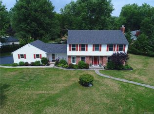 9220 Hunting Valley Rd, Clarence, NY 14031