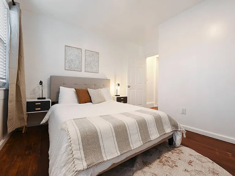 1060 Steuben St #1 — Photo 23