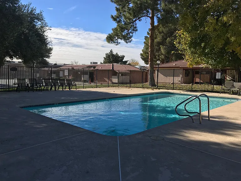 429 N Lamb Blvd #B — Photo 16