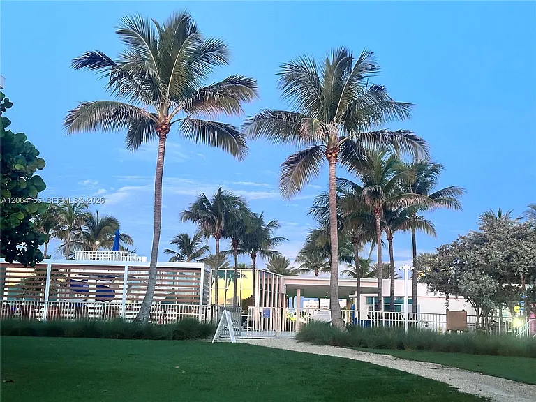 9225 Collins Ave #1407 — Photo 31