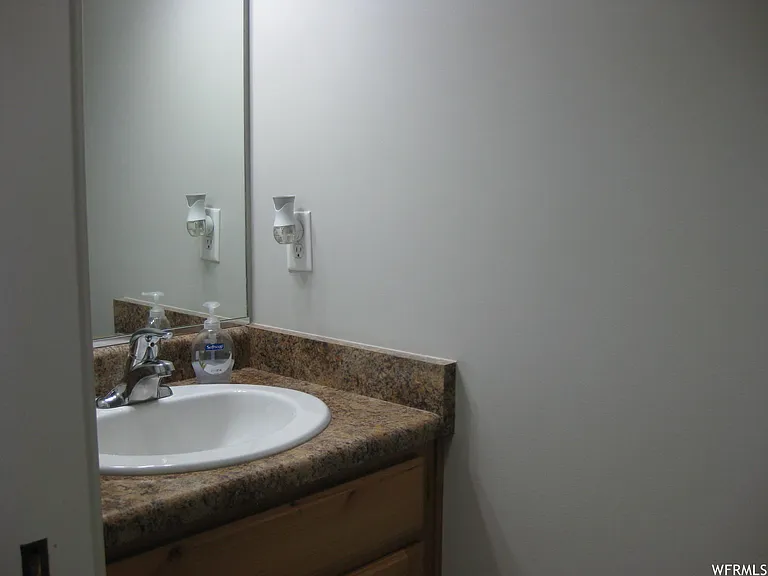 1606 N 450 E — Photo 10