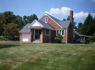 221 Lincoln Hall Rd, Elizabeth, PA 15037