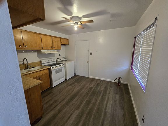 kitchen, has washer, but availability for stacker washer/drier