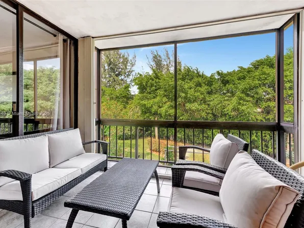 8411 Forest Hills Dr APT 208, Coral Springs, FL 33065