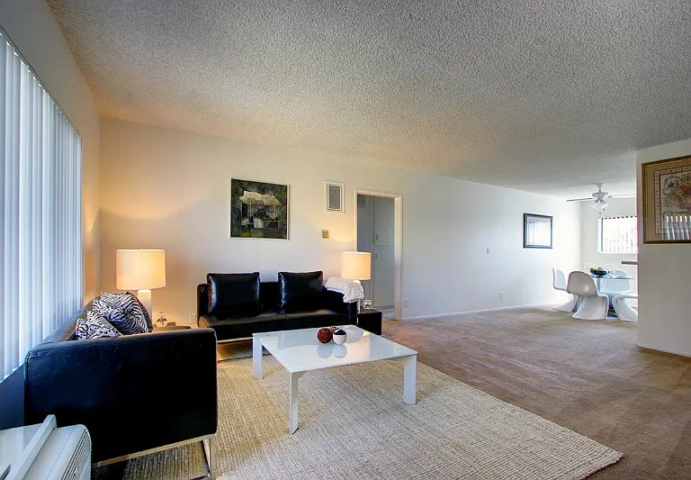 Castillian Apartments — Photo 8