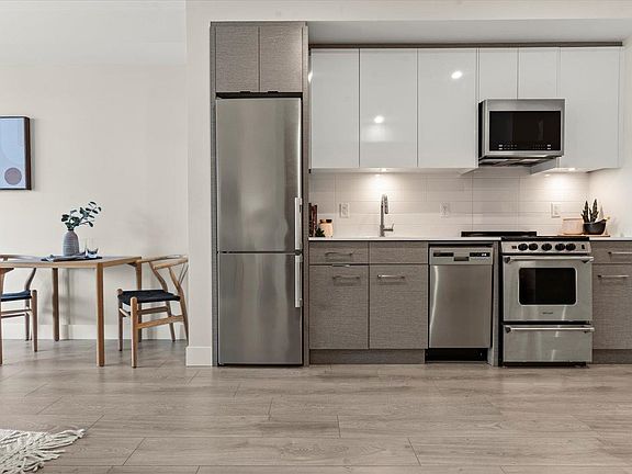 5th image of 45510 Market Way #312