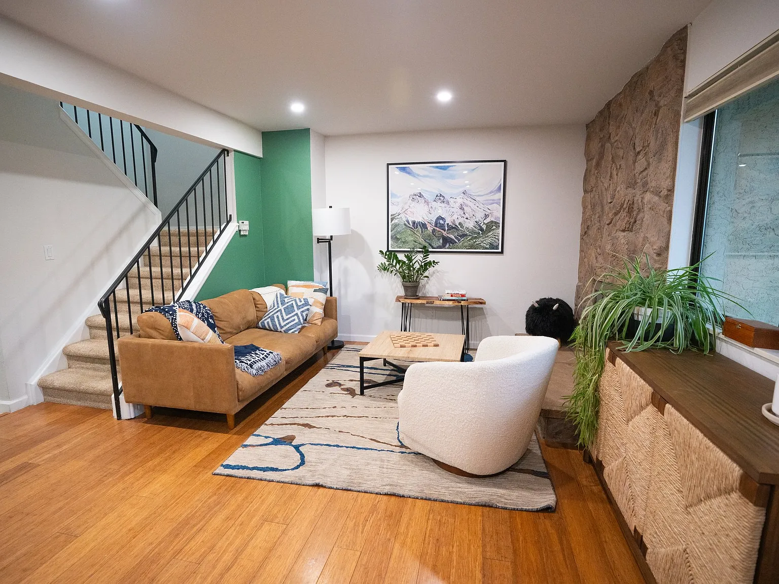 3 bed, 2.5 bath, 1876 sqft, $4,000 — Photo 3