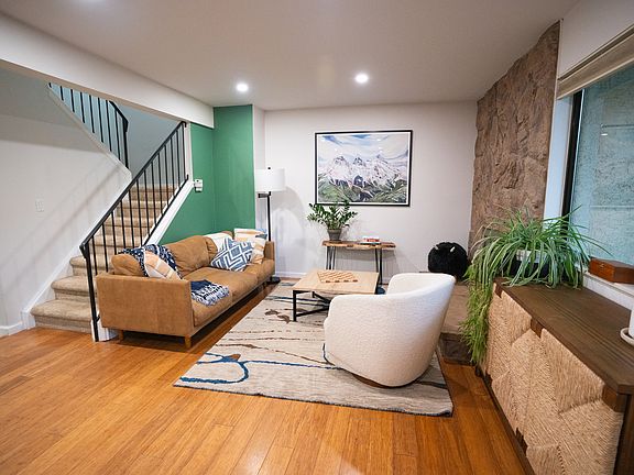 3rd image of 2653 Grapewood Ln