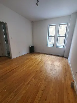 Rented by Lang Realty LLC | media 5