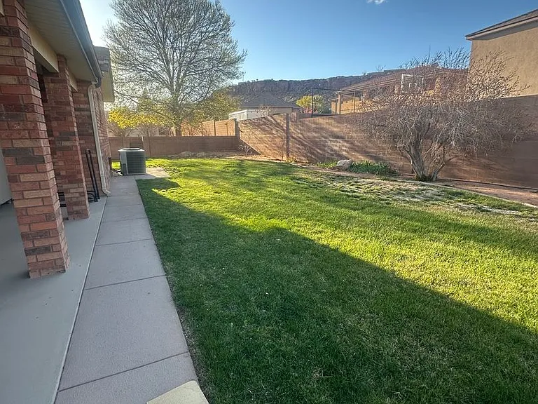 2268 S 2350 E — Photo 3