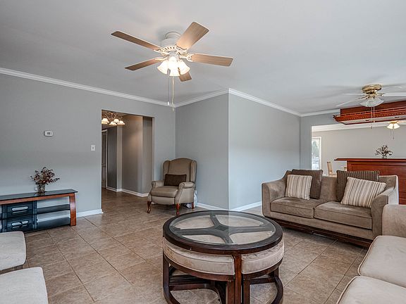 5th image of 2S164 Beaumont Ln