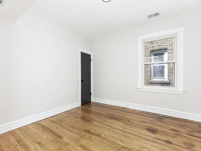 4819 W Barry Ave #2 — Photo 12