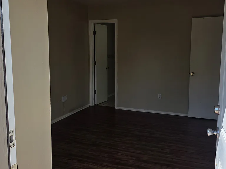 3004 Winnipeg St — Photo 6
