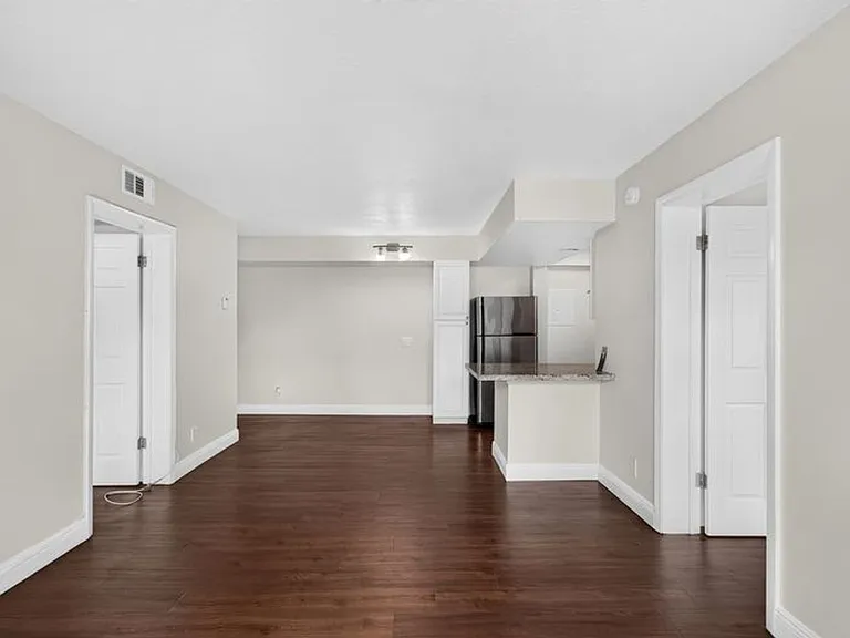 706 Executive Center Dr #23-2-23 — Photo 6