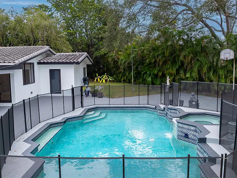 13401 SW 83rd Ave — Photo 61