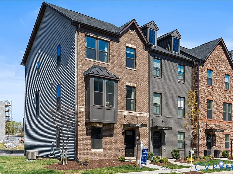 2037 Tobacco Mill St — Photo 2